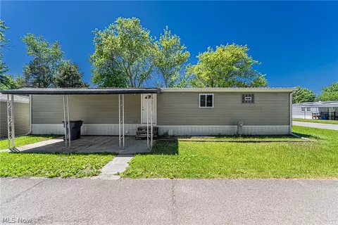 205 Cedar Brook Dr, Elyria, OH 44035