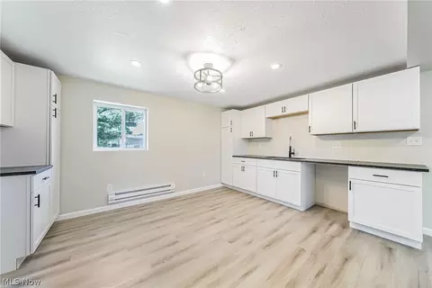 205 Cedar Brook Dr, Elyria, OH 44035 photo 9