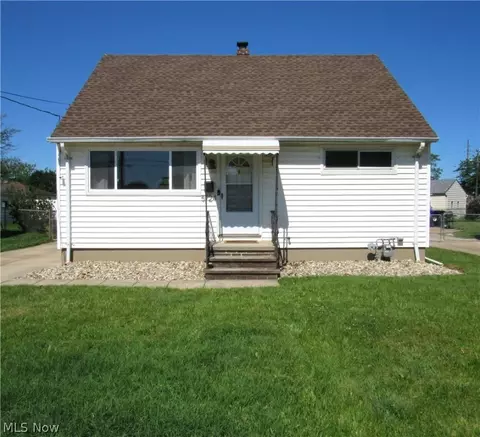 5724 Doris Dr, Brook Park, OH 44142