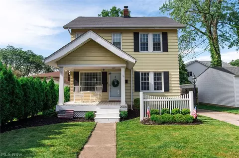 20130 Lakeview Ct, Rocky River, OH 44116