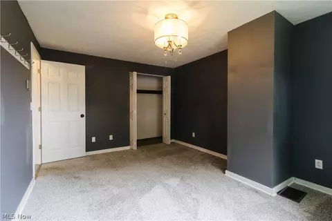1715 N Nantucket Dr, Lorain, OH 44053 photo 8