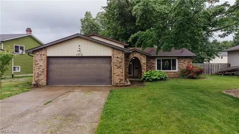 1715 N Nantucket Dr, Lorain, OH 44053 photo 1