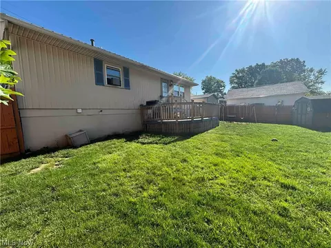 1326 E 27th St, Ashtabula, OH 44004 photo 9