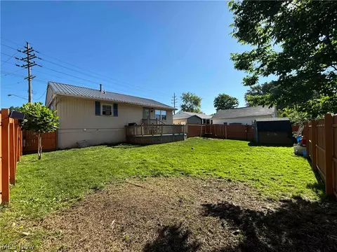 1326 E 27th St, Ashtabula, OH 44004 photo 10