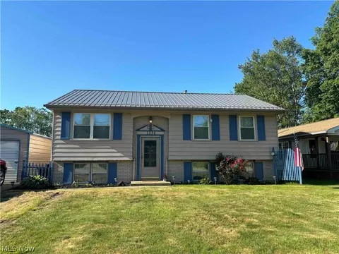 1326 E 27th St, Ashtabula, OH 44004