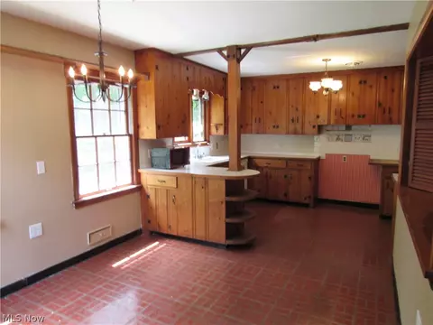 Kitchen - 626 Talltrees Dr, Ashtabula, OH 44004 photo 1 of 2