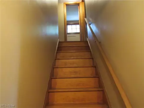 Entry Way - 626 Talltrees Dr, Ashtabula, OH 44004 photo 2 of 2