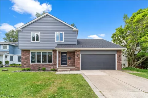 2404 Bromley Rd, University Heights, OH 44118