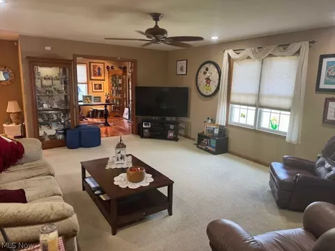 Living - 10626 Seacrist Rd, Beloit, OH 44609 photo 2 of 3
