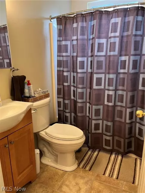 Bath - 1716 W 15th St, Ashtabula, OH 44004 photo 1 of 1