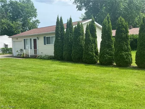 Exterior - 1716 W 15th St, Ashtabula, OH 44004 photo 1 of 3