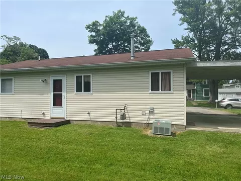 Exterior - 1716 W 15th St, Ashtabula, OH 44004 photo 2 of 3