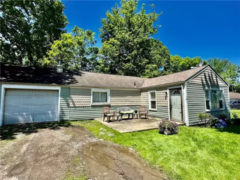 9144 Sharrott Rd, Poland, OH 44514