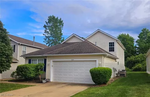 3509 Castleton Ln, Brunswick Hills, OH 44212