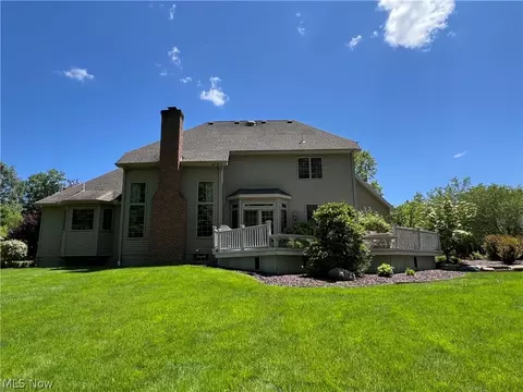 Exterior - 654 Saddlebrook Dr, Boardman, OH 44512 photo 5 of 7
