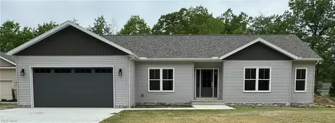 1224 Skyline Ln, Warren, OH 44484