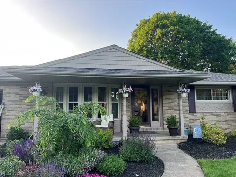 1733 Monter Ave, Louisville, OH 44641