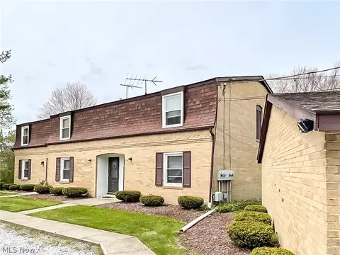 3413-3415 Broad Vista St NW, Uniontown, OH 44685