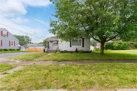 2015 Main Ave W, Massillon, OH 44647