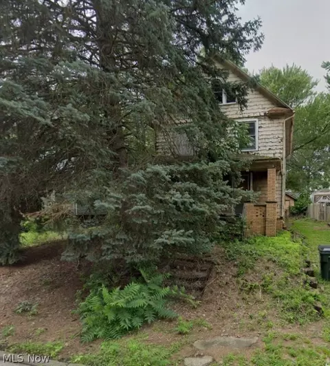 1387 S Seneca Ave, Alliance, OH 44601