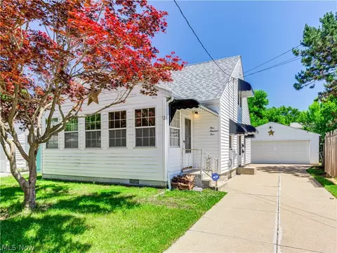 105 Carlton Dr, Akron, OH 44312