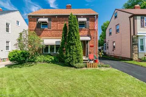 3833 Northwood Rd, University Heights, OH 44118