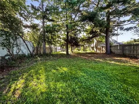 Exterior - 761 E 236th St, Euclid, OH 44123 photo 3 of 3
