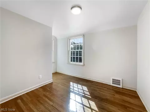 Bedroom - 761 E 236th St, Euclid, OH 44123 photo 5 of 6