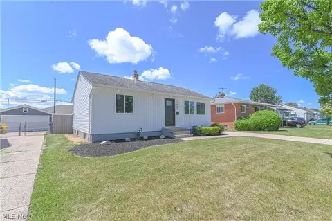 14153 Pemberton Dr, Brook Park, OH 44142