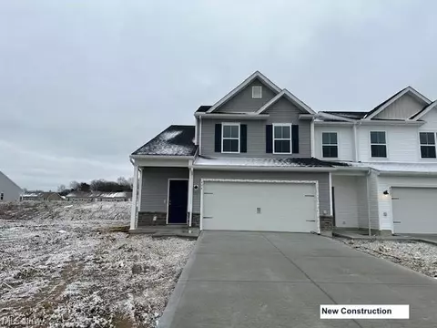 445 Honeycrisp Dr NE, Louisville, OH 44641