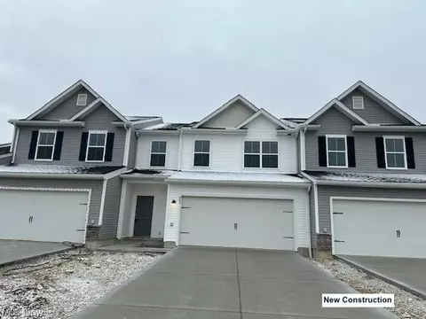 443 Honeycrisp Dr NE, Louisville, OH 44641