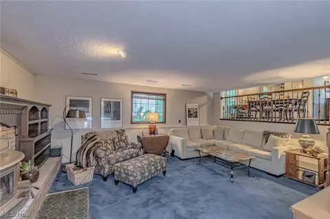 128 Huntington Cir, Elyria, OH 44035 photo 23
