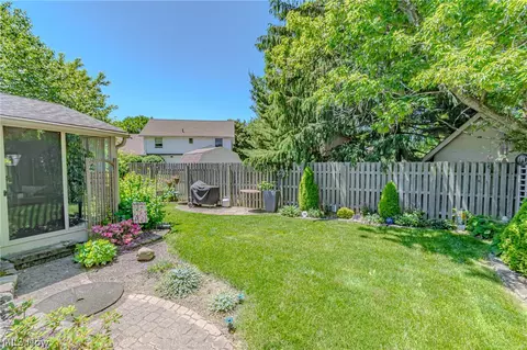 128 Huntington Cir, Elyria, OH 44035 photo 38