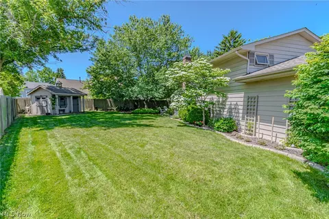 128 Huntington Cir, Elyria, OH 44035 photo 39