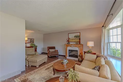 128 Huntington Cir, Elyria, OH 44035 photo 11