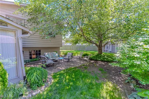 128 Huntington Cir, Elyria, OH 44035 photo 37
