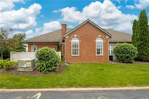 4425 Hunters Chase Ln, Wooster, OH 44691
