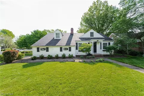 2757 Tonawanda Dr, Rocky River, OH 44116