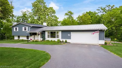 240 Skyline Dr, Zanesville, OH 43701