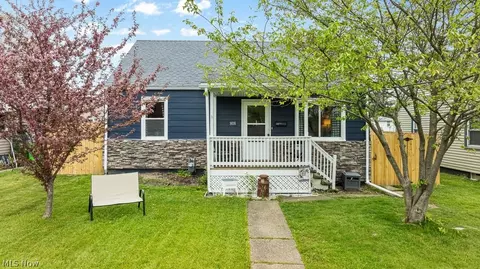 808 E College St, Alliance, OH 44601