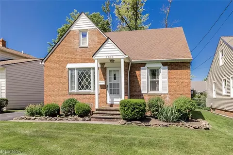1168 Irene Rd, Lyndhurst, OH 44124