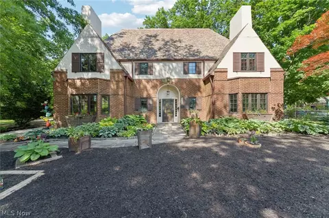 3125 Van Aken Blvd, Shaker Heights, OH 44120