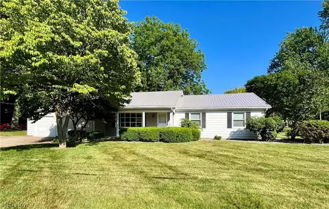 1 Square Circle Dr, Madison, OH 44057 photo 2