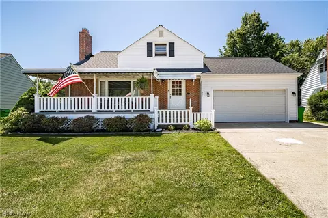 386 Walworth Ave, Euclid, OH 44132