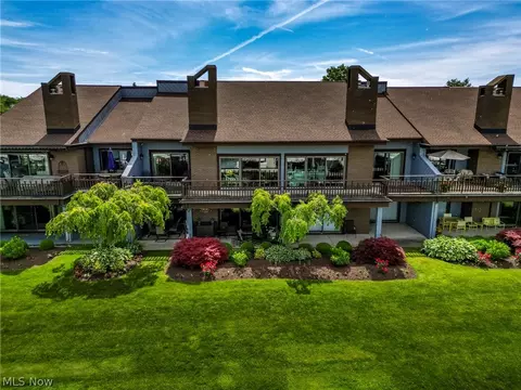 3102 N Marina View Dr, Port Clinton, OH 43452