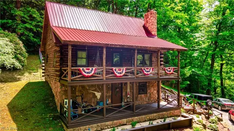 420 Mahan Ln, Follansbee, WV 26037