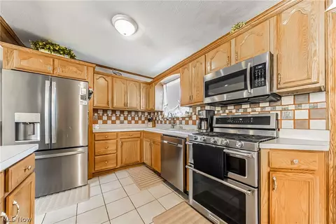 4108 Mohawk Dr, Lorain, OH 44055 photo 9