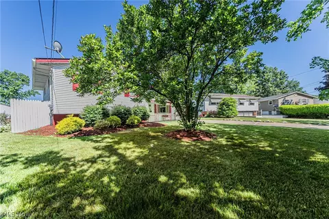 4108 Mohawk Dr, Lorain, OH 44055 photo 3