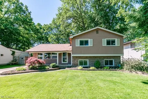 38206 Parkway Blvd, Willoughby, OH 44094