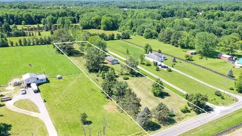 8244 Gotham Rd, Garrettsville, OH 44231